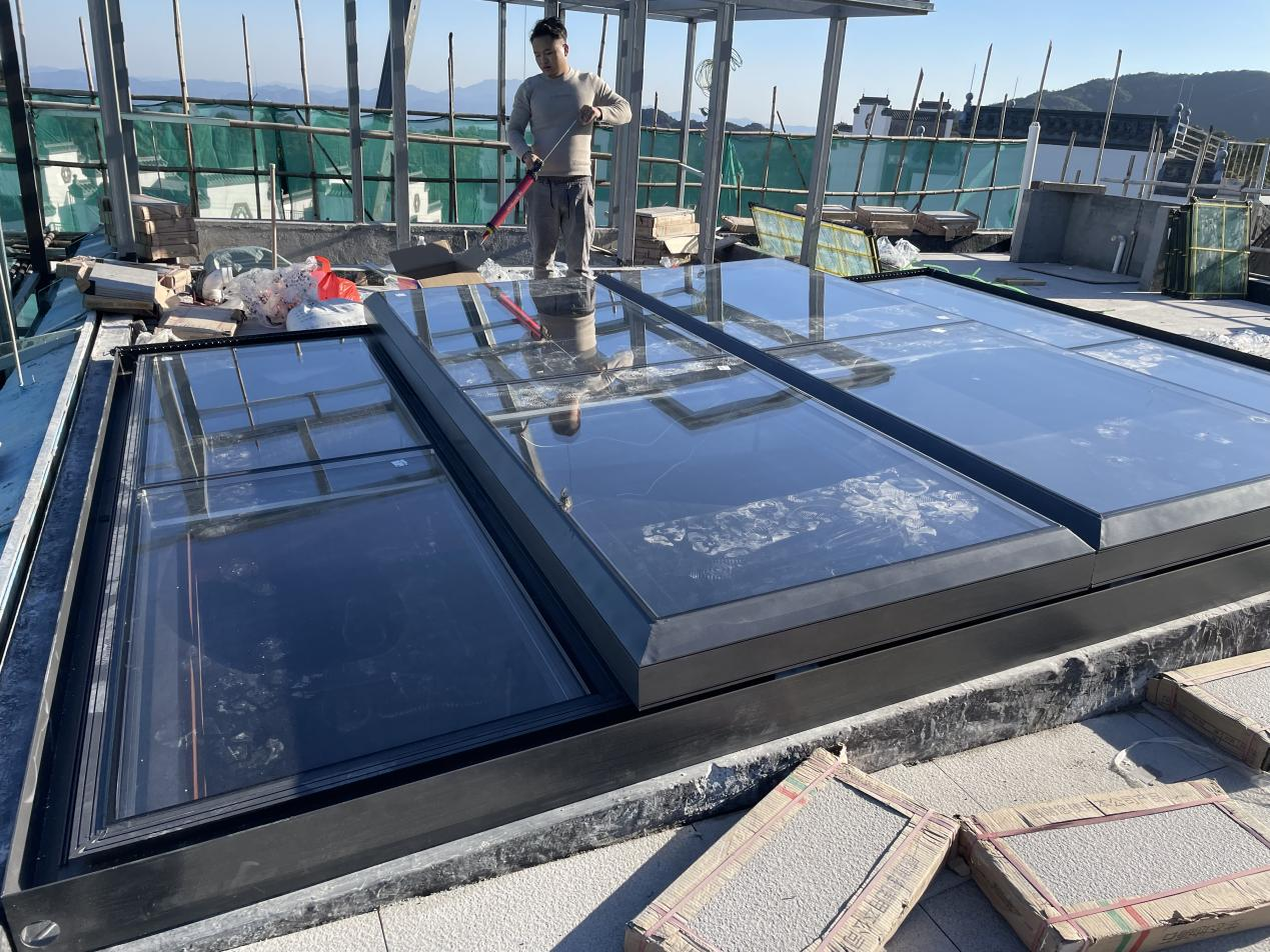 Quae sunt commoda skylights installing?